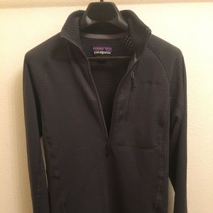 Patagonia R1 (Mens / Size S)